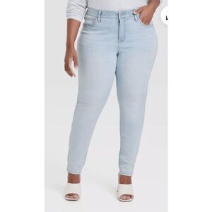 Ava & Viv NWT size 26R stretch skinny jeans mid-rise, light wash plus size